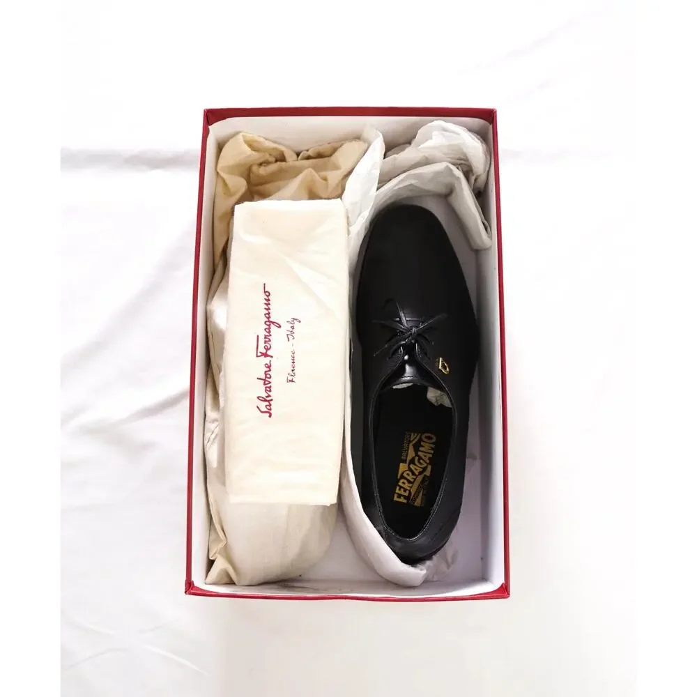 $775 FERRAGAMO - Black Leather 